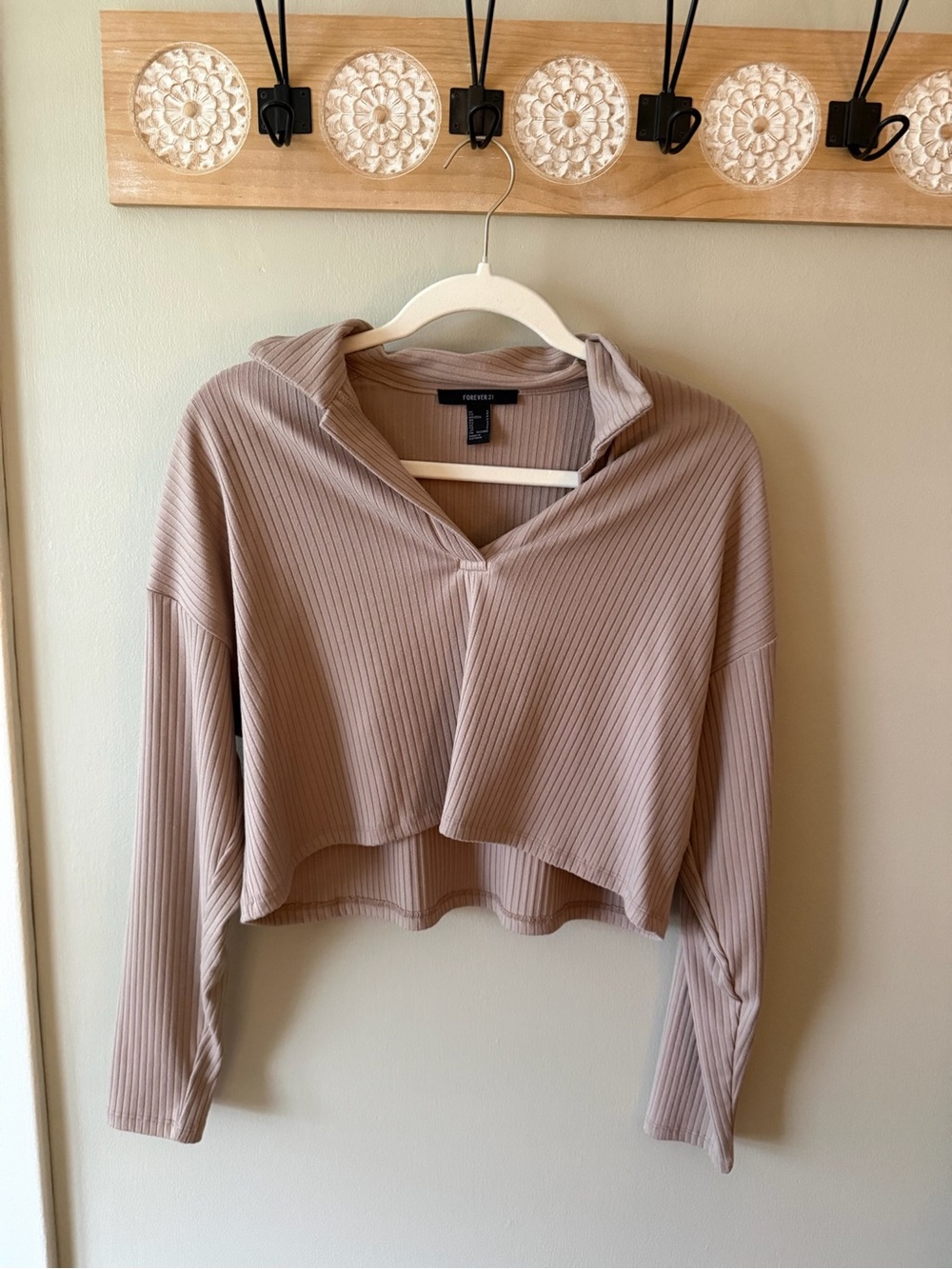 Forever 21 Ribbed Cropped Hoodie in Taupe